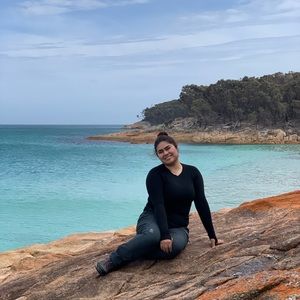 Meet your Posher, Dee